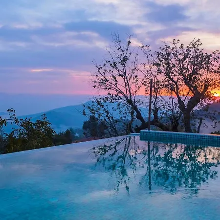 Islamlar Sleeps 4 Pool Air Con Wifi *