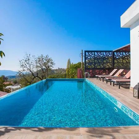 فيلة Islamlar Sleeps 4 Pool Air Con Wifi